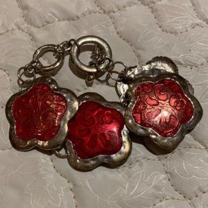 Fashion bracelet with floral motif